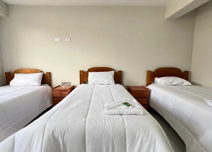 Hotel Santa Ana House *