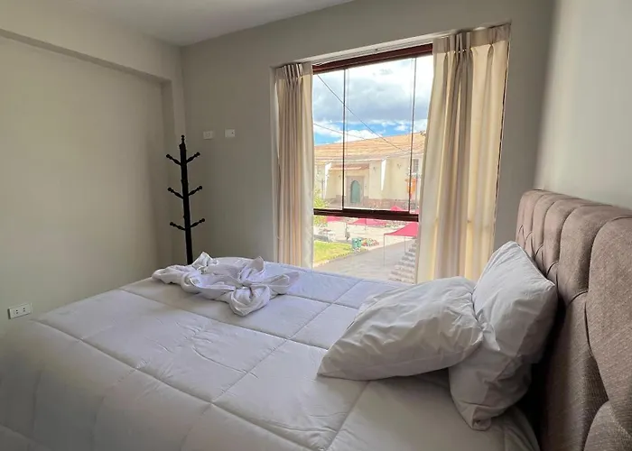 Santa Ana House Hotel *