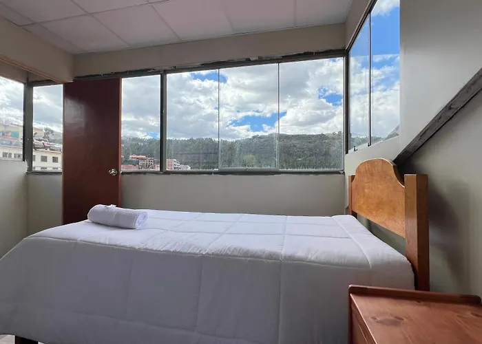 Hotel Santa Ana House *